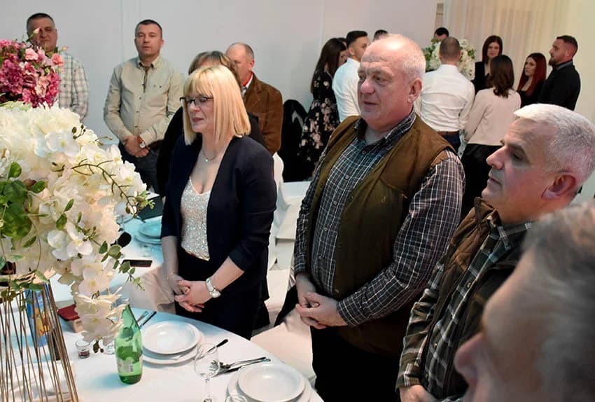 Lovci izveli supruge na valentinovsku zabavu