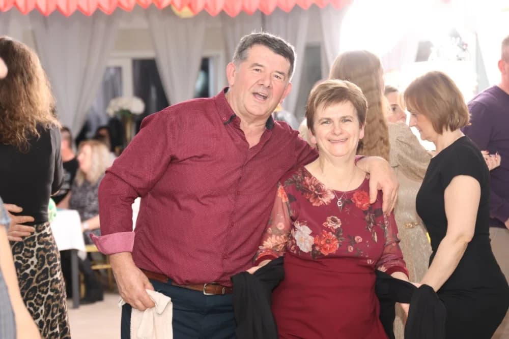 Zaljubljeni i oni koji su sinoć postali proslavili Valentinovo u Schön Blicku