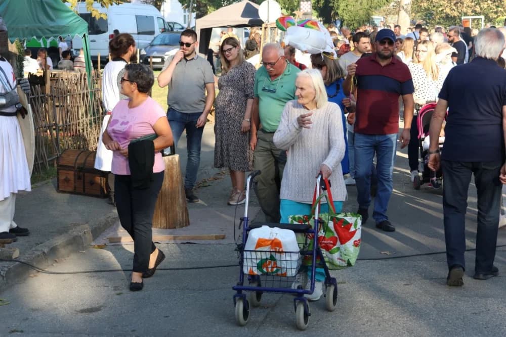/FOTOGALERIJA/ Ekipa iz Rajsavca dominirala na 14. sajmu Slavonski banovac u Pakracu