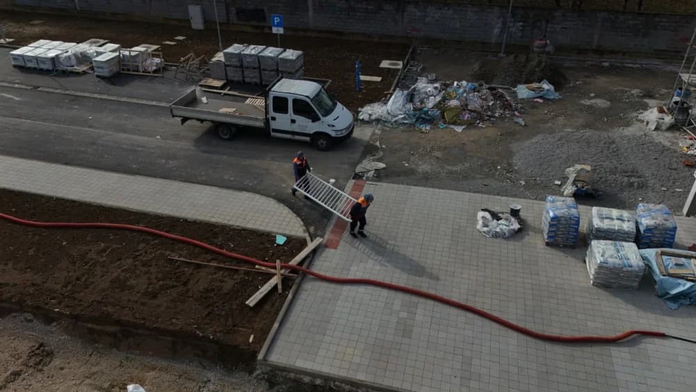 (FOTO-VIDEO) Izvodi se završna faza radova na izgradnji zapadne tribine Nogometnog kluba Slavonija u Požegi