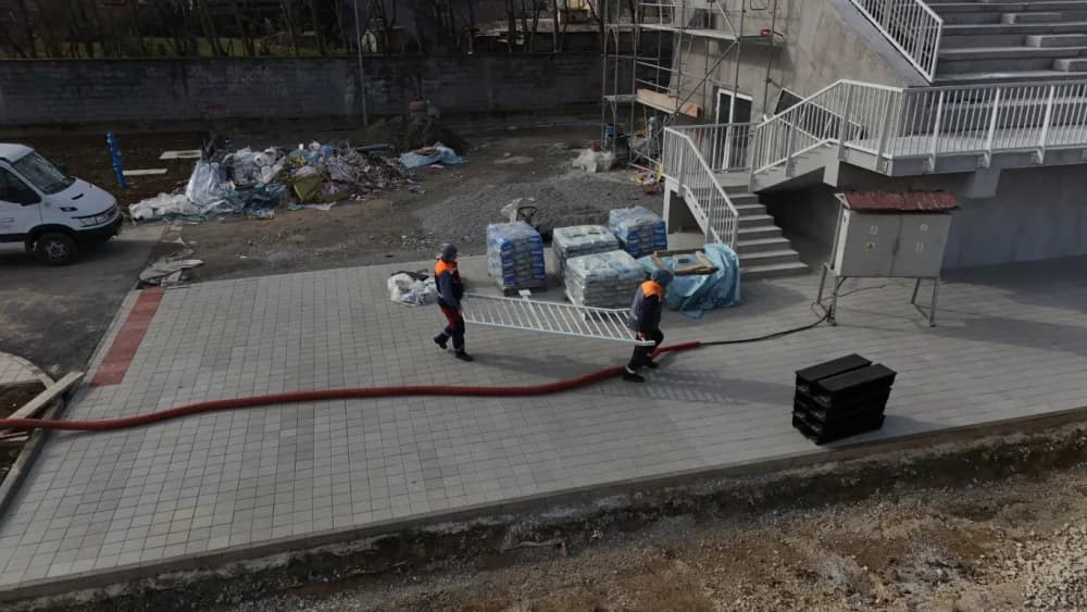 (FOTO-VIDEO) Izvodi se završna faza radova na izgradnji zapadne tribine Nogometnog kluba Slavonija u Požegi