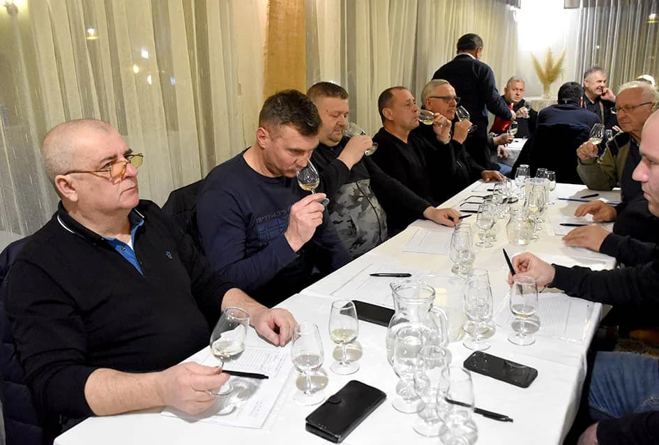 ZIMSKA ŠKOLA UDRUGE VINO-KAP IZ KAPTOLA: Ocjenjivanje ulazi u završnicu, slijedi finale