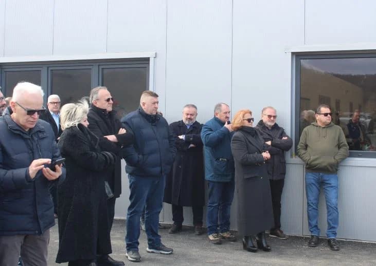 PLETERNIČKA INDUSTRIJSKA ZONA: Otvorena proizvodno-gospodarska zgrada Obrta „Stolarija Batori“ iz Požege