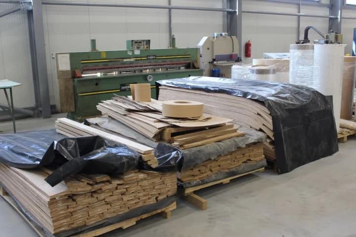 PLETERNIČKA INDUSTRIJSKA ZONA: Otvorena proizvodno-gospodarska zgrada Obrta „Stolarija Batori“ iz Požege