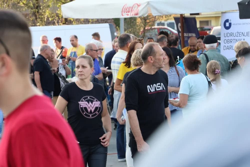 /FOTOGALERIJA/ Ekipa iz Rajsavca dominirala na 14. sajmu Slavonski banovac u Pakracu