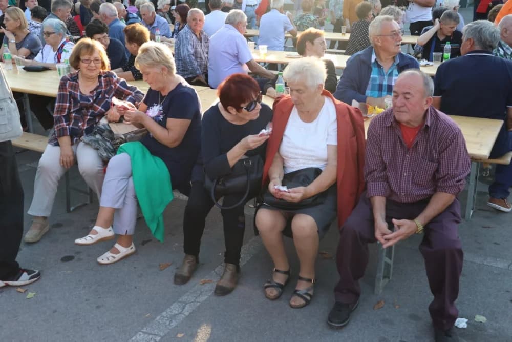 /FOTOGALERIJA/ Ekipa iz Rajsavca dominirala na 14. sajmu Slavonski banovac u Pakracu