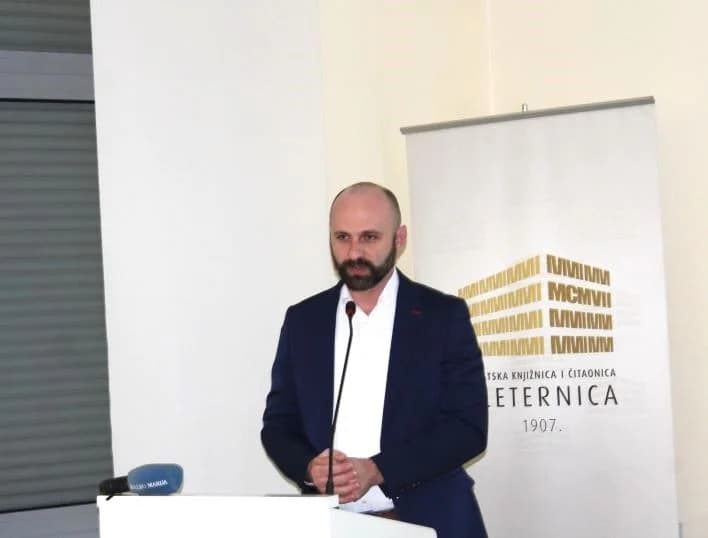PLETERNIČKA KNJIŽNICA: Predstavljena knjiga ʼAljmaš, Dalj i Erdut u Domovinskom ratu“