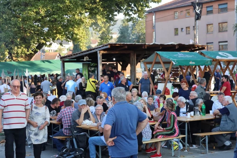 /FOTOGALERIJA/ Ekipa iz Rajsavca dominirala na 14. sajmu Slavonski banovac u Pakracu