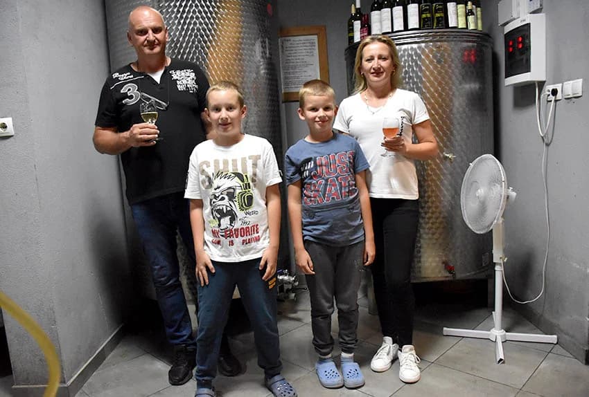 Tri razloga za slavlje kod obitelji Šolčić iz Biškupaca /FOTO/