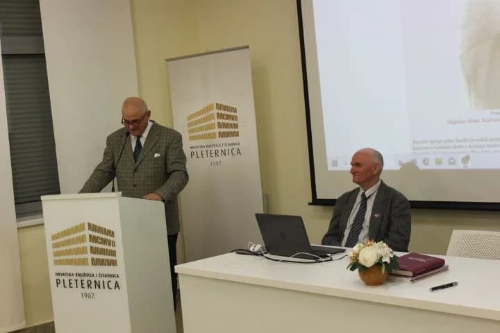 OBILJEŽAVANJE GLAGOLJICE I GLAGOLJAŠTVA: U Pleternici održano predavanje Darka Žubrinića o hrvatskoj glagoljici