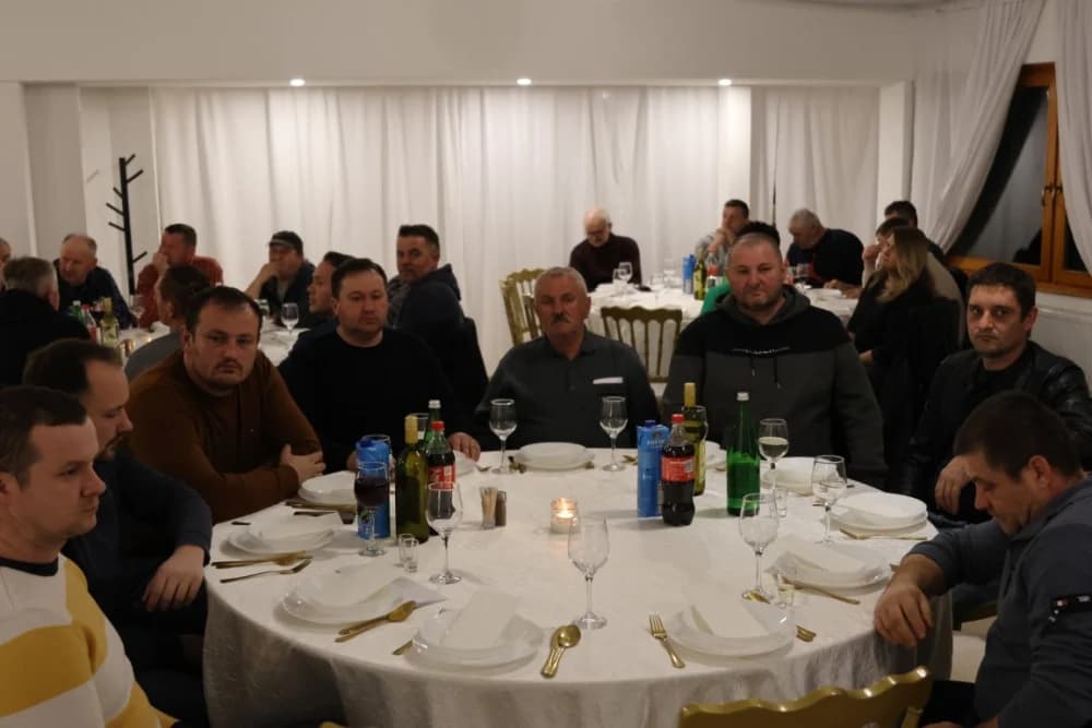 IZVJEŠTAJNA SKUPŠTINA ʼLEDINEʼ: Članovi Udruge poljodjelaca Ledina imaju predavanja i tesiranje prskalica