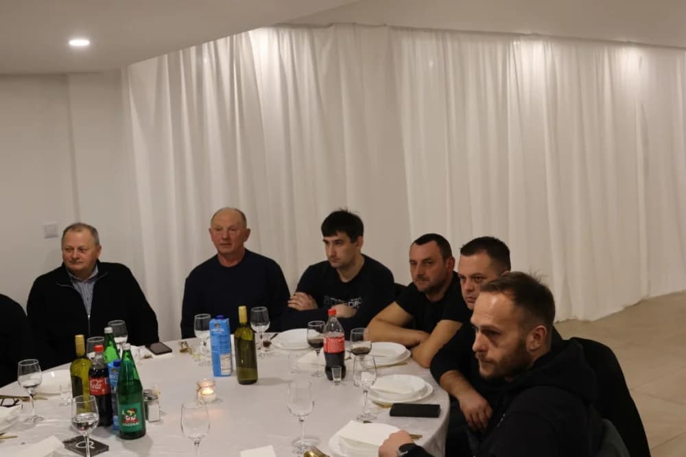 IZVJEŠTAJNA SKUPŠTINA ʼLEDINEʼ: Članovi Udruge poljodjelaca Ledina imaju predavanja i tesiranje prskalica