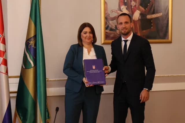 Hoće li Antonija Jozić reći zbogom županiji i preuzeti jedno ministarstvo koje ostaje bez ministra za nekoliko dana?