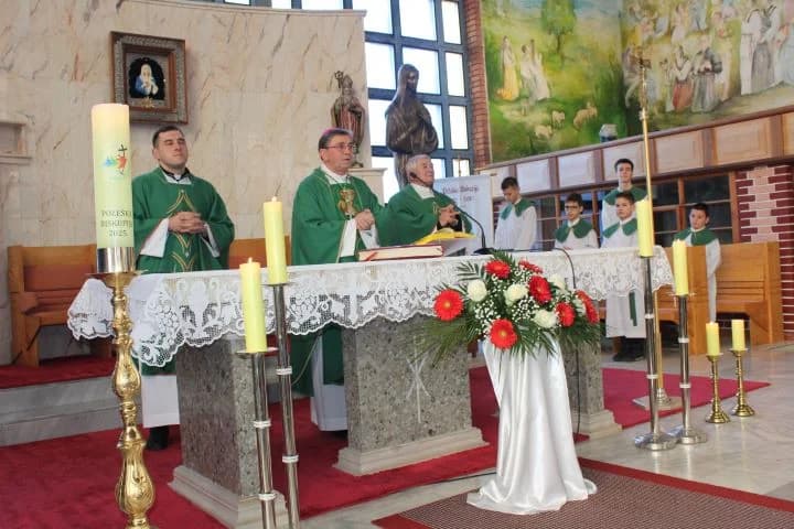 U SJEĆANJE NA POKOJNE BRANITELJE S PLETERNIČKOG PODRUČJA: Polaganjem vijenaca i svetom misom odana počast herojima Domovinskog rata