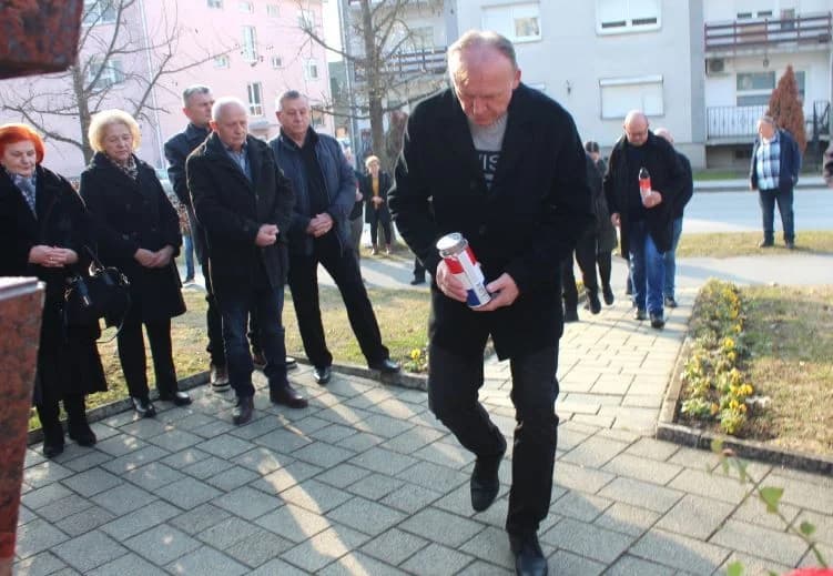 U SJEĆANJE NA POKOJNE BRANITELJE S PLETERNIČKOG PODRUČJA: Polaganjem vijenaca i svetom misom odana počast herojima Domovinskog rata