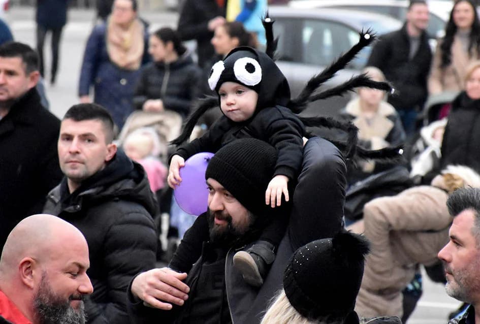 POŽEŠKI MASKENBAL: Ključeve grada predao požeški gradonačelnik novoj ekipi - ali samo nakratko ma koliko to drugi jako priželjkuju!