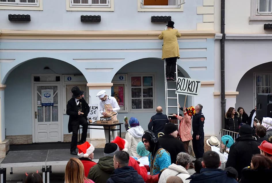 POŽEŠKI MASKENBAL: Ključeve grada predao požeški gradonačelnik novoj ekipi - ali samo nakratko ma koliko to drugi jako priželjkuju!