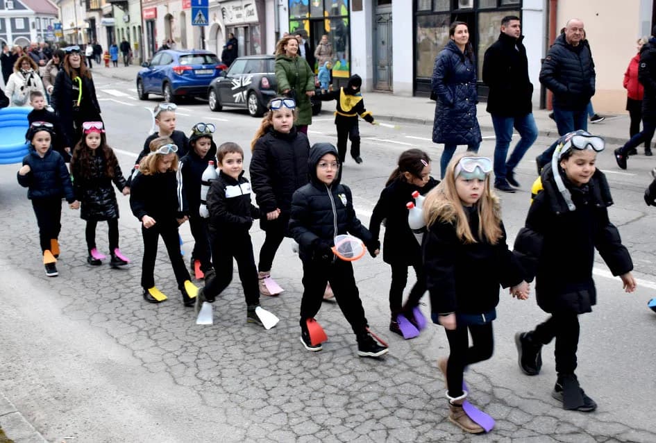 POŽEŠKI MASKENBAL: Ključeve grada predao požeški gradonačelnik novoj ekipi - ali samo nakratko ma koliko to drugi jako priželjkuju!
