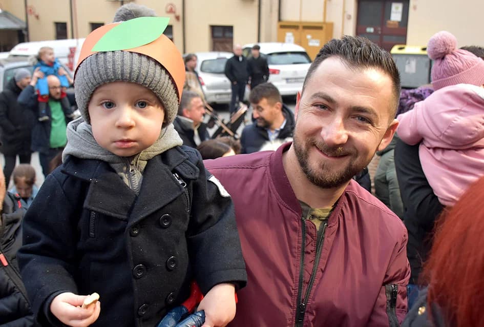 POŽEŠKI MASKENBAL: Ključeve grada predao požeški gradonačelnik novoj ekipi - ali samo nakratko ma koliko to drugi jako priželjkuju!