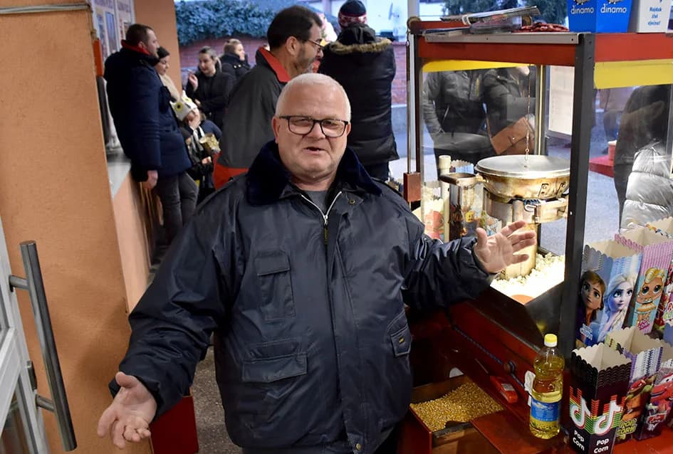 POŽEŠKI MASKENBAL: Ključeve grada predao požeški gradonačelnik novoj ekipi - ali samo nakratko ma koliko to drugi jako priželjkuju!