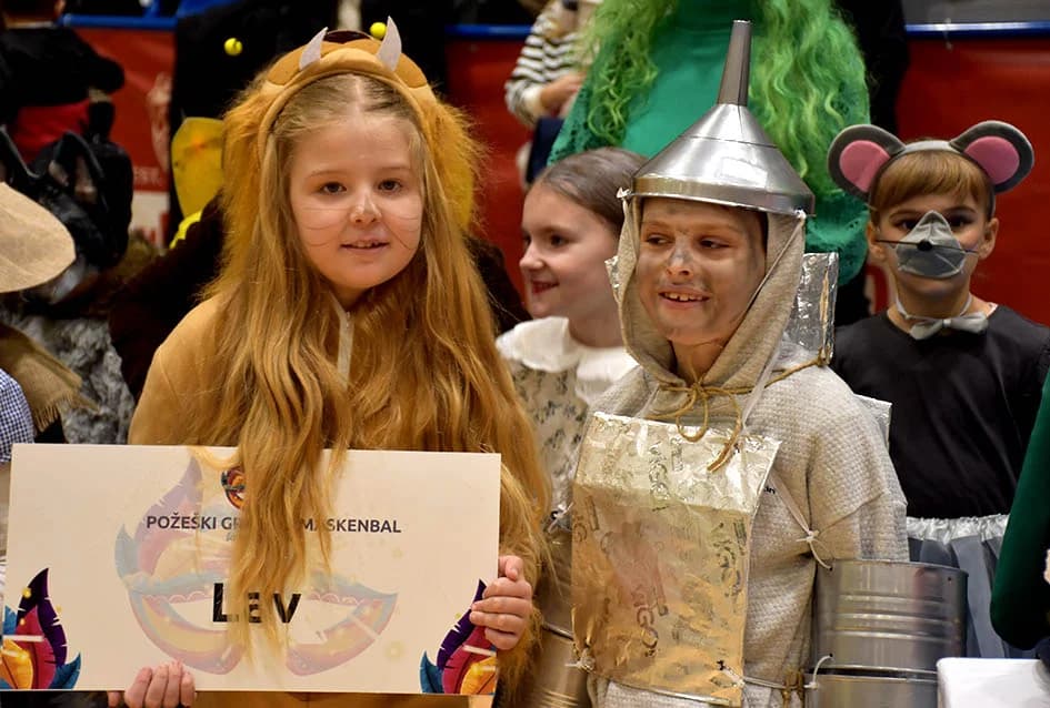 POŽEŠKI MASKENBAL: Ključeve grada predao požeški gradonačelnik novoj ekipi - ali samo nakratko ma koliko to drugi jako priželjkuju!