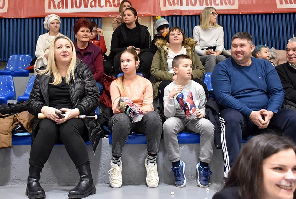 POŽEŠKI MASKENBAL: Ključeve grada predao požeški gradonačelnik novoj ekipi - ali samo nakratko ma koliko to drugi jako priželjkuju!
