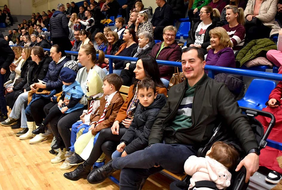 POŽEŠKI MASKENBAL: Ključeve grada predao požeški gradonačelnik novoj ekipi - ali samo nakratko ma koliko to drugi jako priželjkuju!