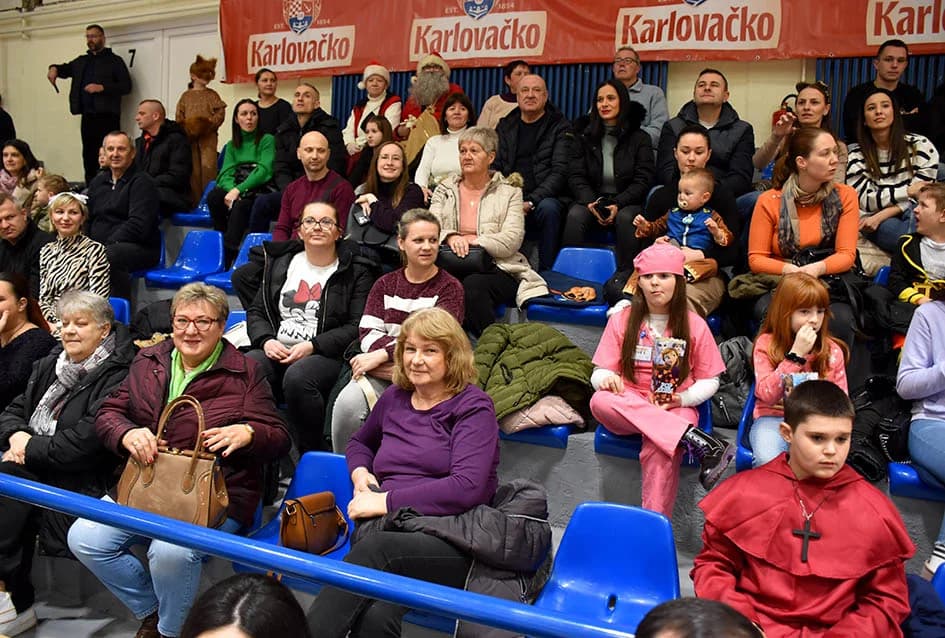 POŽEŠKI MASKENBAL: Ključeve grada predao požeški gradonačelnik novoj ekipi - ali samo nakratko ma koliko to drugi jako priželjkuju!
