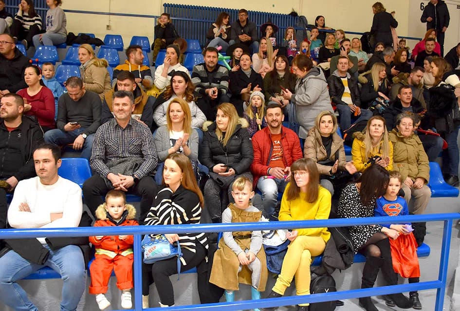 POŽEŠKI MASKENBAL: Ključeve grada predao požeški gradonačelnik novoj ekipi - ali samo nakratko ma koliko to drugi jako priželjkuju!