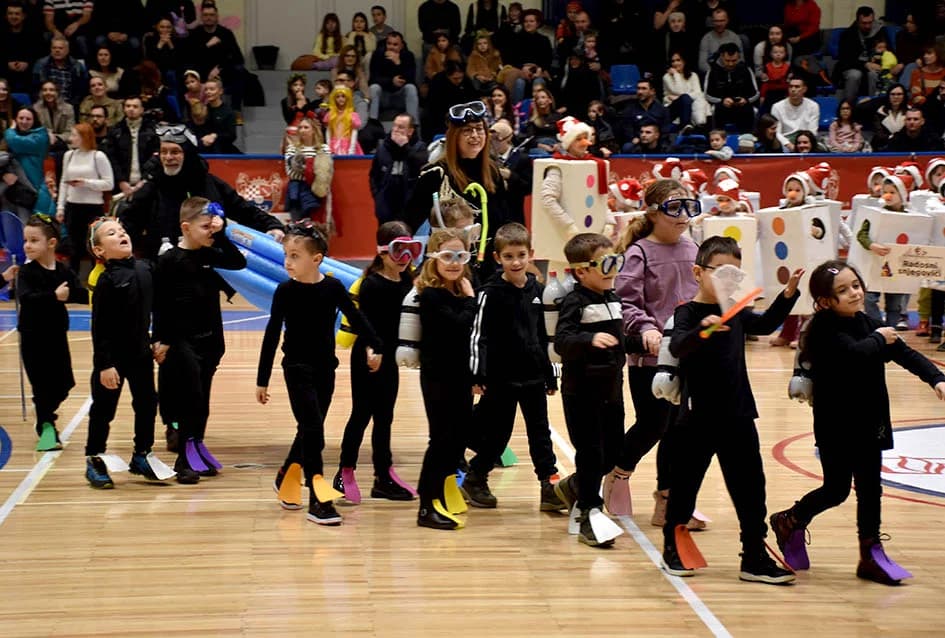 POŽEŠKI MASKENBAL: Ključeve grada predao požeški gradonačelnik novoj ekipi - ali samo nakratko ma koliko to drugi jako priželjkuju!