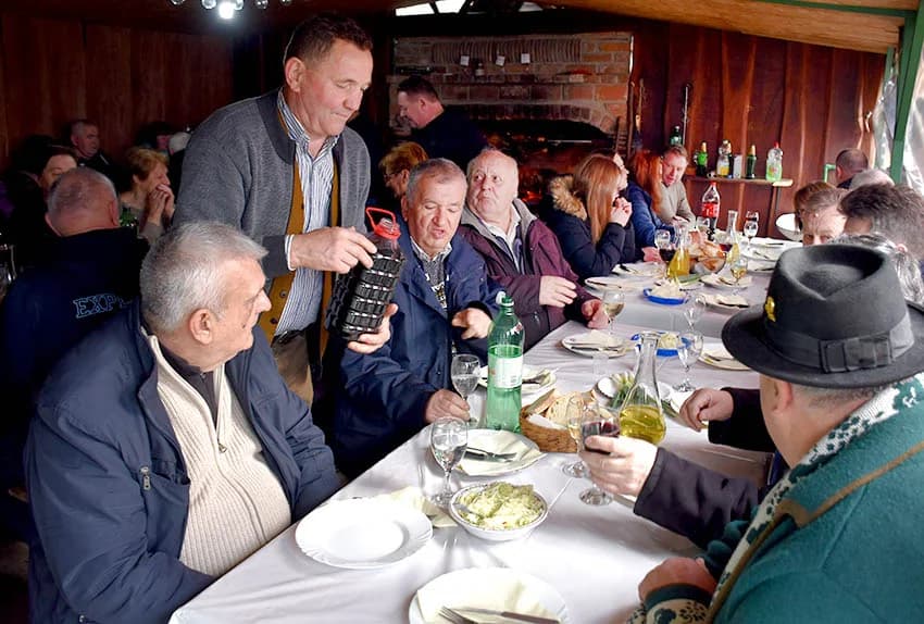 Masovan odaziv Požežana kod baj Mate na Matijevu u Šušanju kod Nove Kapele