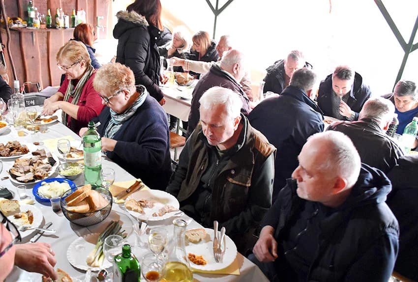 Masovan odaziv Požežana kod baj Mate na Matijevu u Šušanju kod Nove Kapele