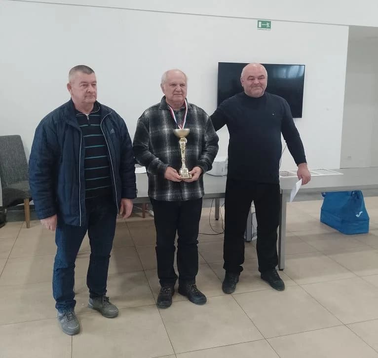 TURNIR PRIJATELJSTVA U BRESTOVCU: Pobjednički pehar Šahovskom klubu Jajce