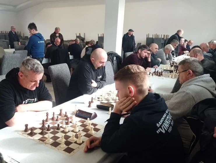 TURNIR PRIJATELJSTVA U BRESTOVCU: Pobjednički pehar Šahovskom klubu Jajce