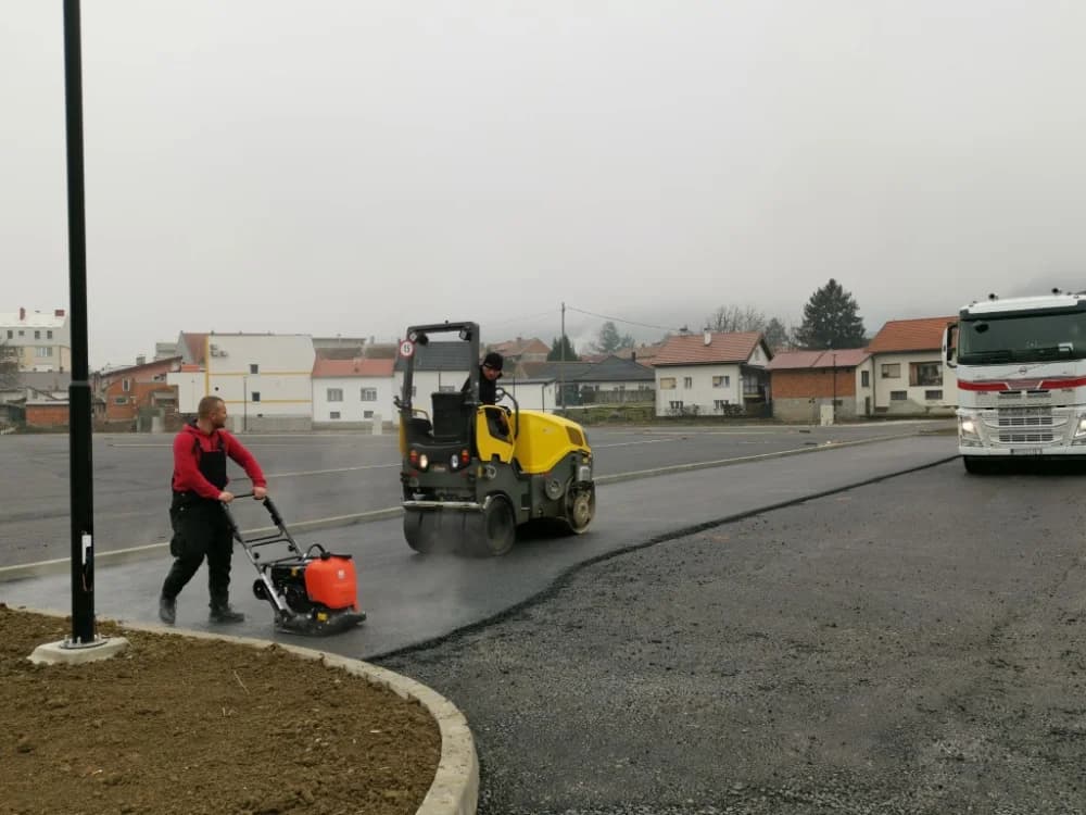 Asfaltiranje tržnice u Cvjetnoj ulici