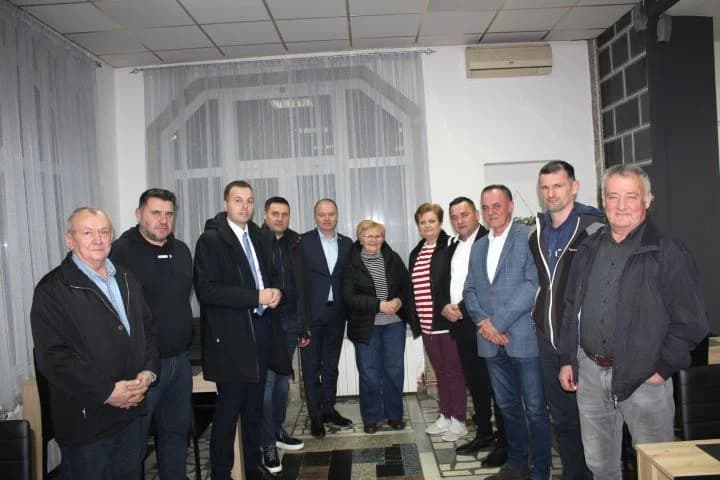 NA POZIV GRADSKOG OGRANKA DOMOVINSKOG POKRETA Ministar demografije i useljeništva Ivan Šipić posjetio Pleternicu