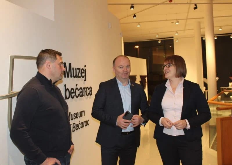 NA POZIV GRADSKOG OGRANKA DOMOVINSKOG POKRETA Ministar demografije i useljeništva Ivan Šipić posjetio Pleternicu