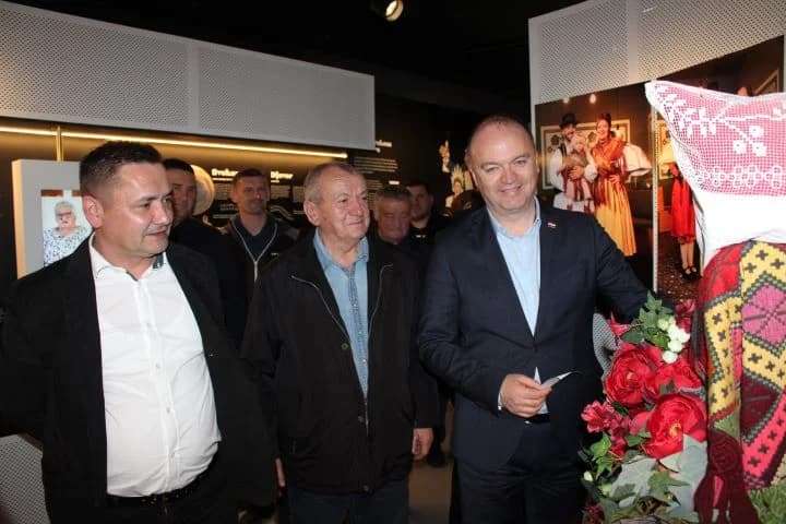 NA POZIV GRADSKOG OGRANKA DOMOVINSKOG POKRETA Ministar demografije i useljeništva Ivan Šipić posjetio Pleternicu