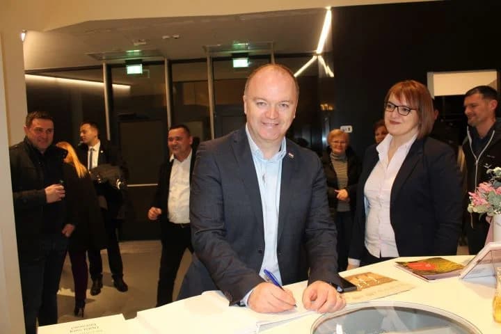 NA POZIV GRADSKOG OGRANKA DOMOVINSKOG POKRETA Ministar demografije i useljeništva Ivan Šipić posjetio Pleternicu