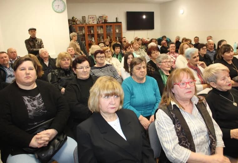 Predstavljena zbirka pjesama „U sjeni jeseni“ autorice Mire Šulc iz Jakšića