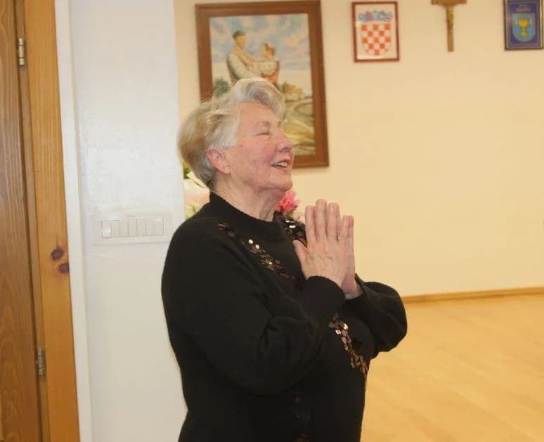 Predstavljena zbirka pjesama „U sjeni jeseni“ autorice Mire Šulc iz Jakšića