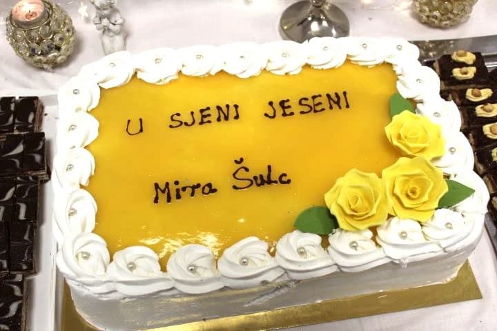 Predstavljena zbirka pjesama „U sjeni jeseni“ autorice Mire Šulc iz Jakšića