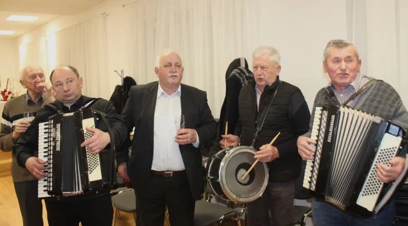 Predstavljena zbirka pjesama „U sjeni jeseni“ autorice Mire Šulc iz Jakšića