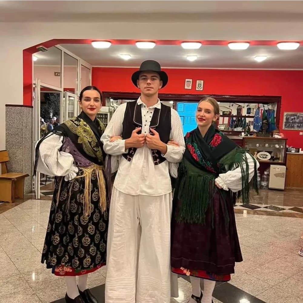 Velički folkloraši organizirali Slavonsku večer u Raši