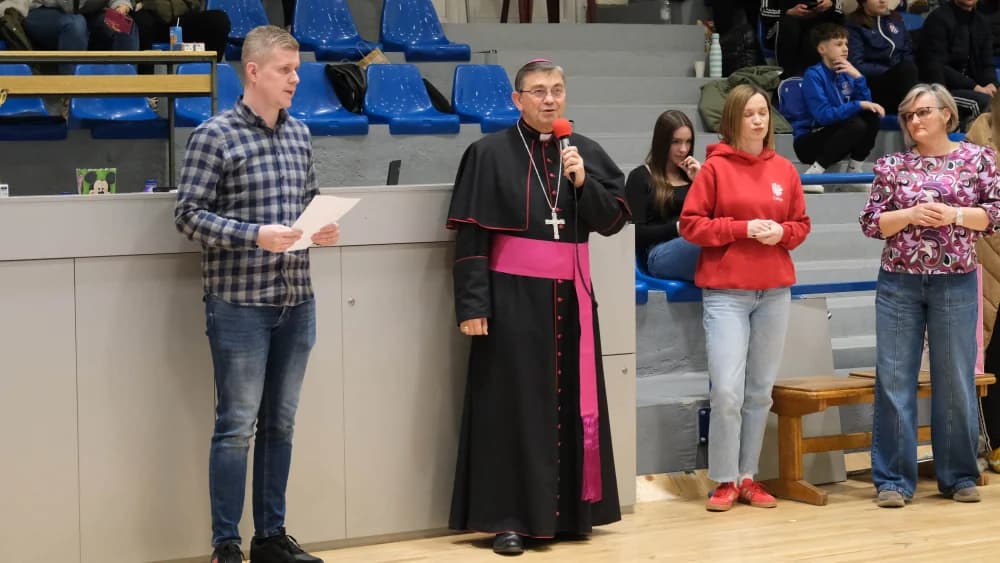 Požeška Katolička gimnazija organizirala humanitarni malonogometni turnir „Nisi sam”