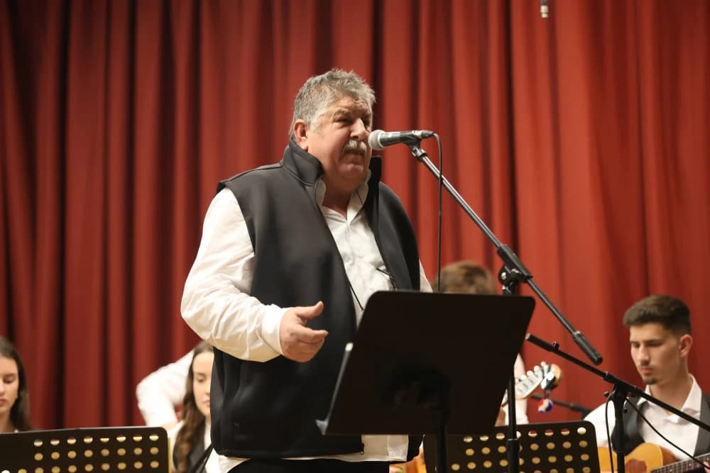 Dirljivim skladbama oduševili Kutjevčane: “Tamburom kroz Slavoniju i Hercegovinu”: