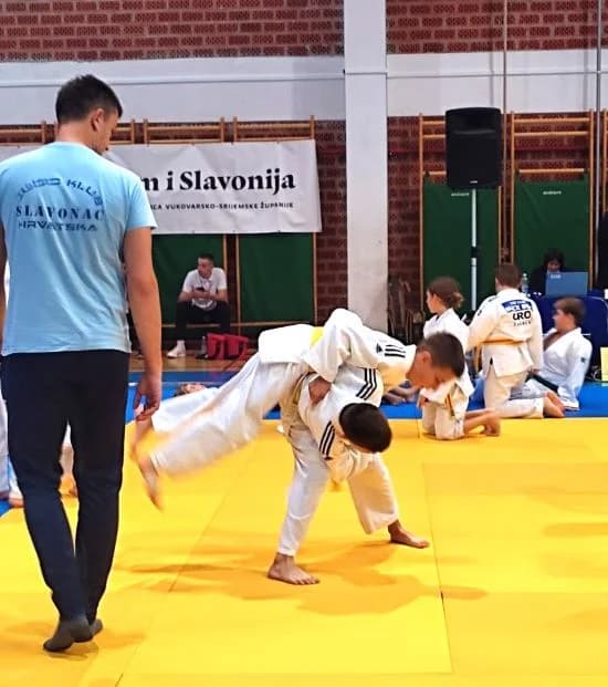 NOVI USPJEH ČAGLINSKIH JUDAŠA: Deset osvojenih medalja na turniru u Vinkovcima