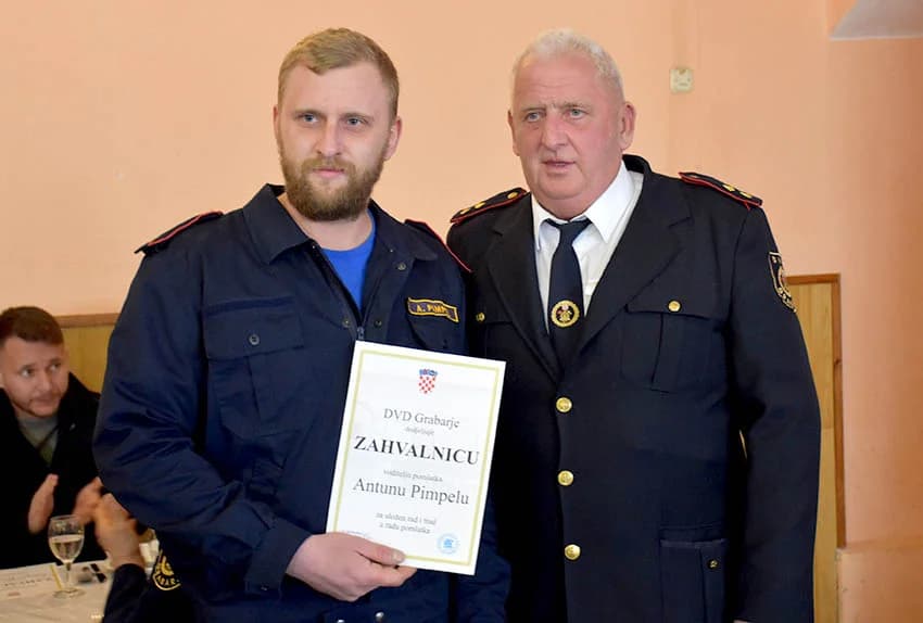 SKUPŠTINA DVD GRABARJE: Ivan Čavec primio spomenicu za 60 godina u vatrogastvu