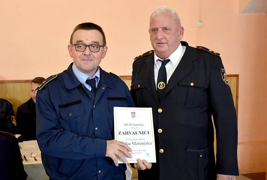 SKUPŠTINA DVD GRABARJE: Ivan Čavec primio spomenicu za 60 godina u vatrogastvu