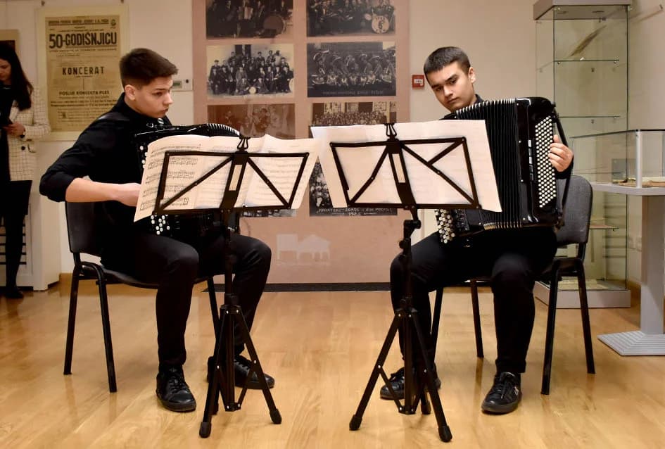 Otvorena izložba o glazbenom životu Požege